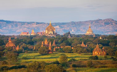 Antik pagodadan bagan içinde