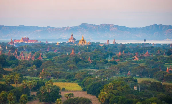 Antiche pagode a Bagan — Foto Stock