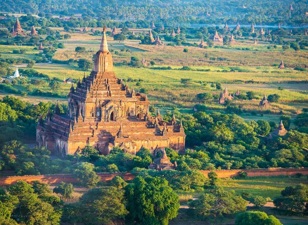 Ancient pagodas in Bagan — Stock Photo, Image