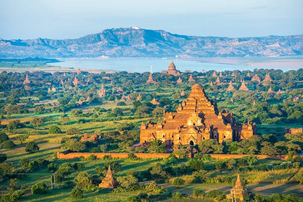 Starożytne pagody w bagan — Zdjęcie stockowe