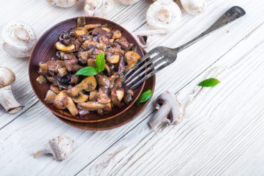 çiğ ve pişmiş petrol