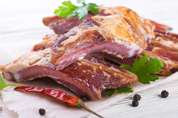 Smoked ribs with pepper — Stock Photo, Image