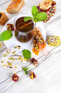 Türk tatlılar ile çay