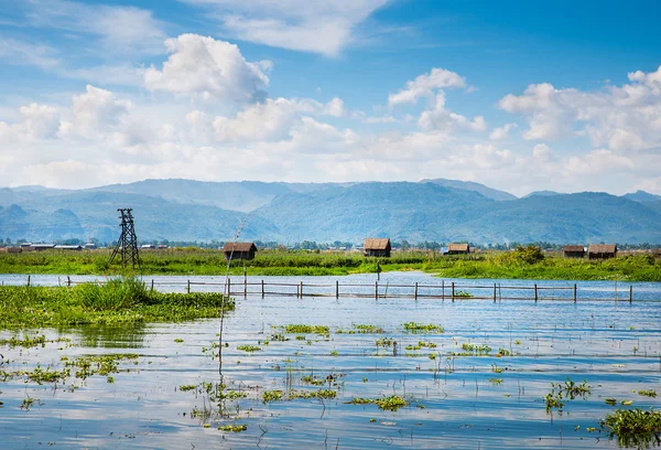 Ancient houses on the Inle Lake — Stock Photo, Image
