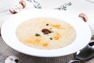 Petrol mantar çorbası