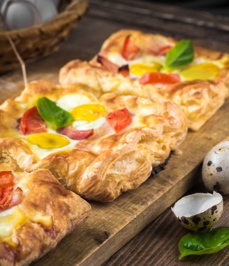 Bıldırcın yumurta Pie