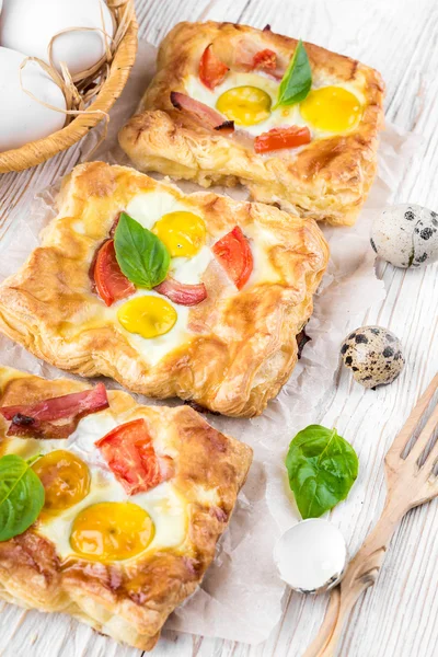 Pie of quail eggs — Stock Photo, Image