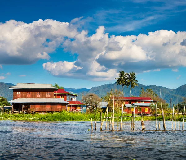 Village on lake — Stock Photo, Image