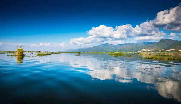 Zwaaien lake — Stockfoto