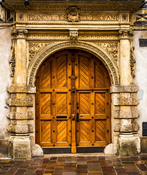 古い建物のドア — ストック写真