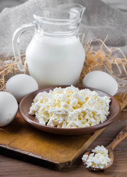 Mjölk, ostmassa och ägg — Stockfoto