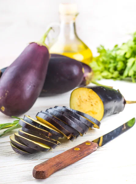 Eggplant and olive oil — Stock Photo, Image