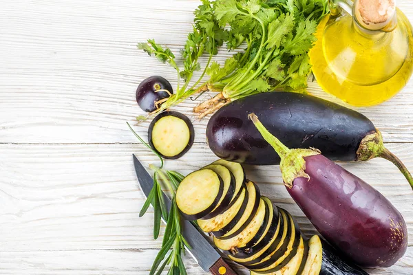 Aubergine en olijfolie — Stockfoto