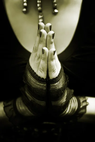 Praying woman hands — Stock Photo, Image