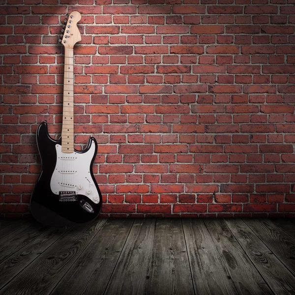 Elektrische gitaar in de kamer — Stockfoto