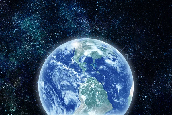 现实的行星地球在宇宙中 — 图库照片