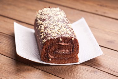 Çikolatalı kek-roll
