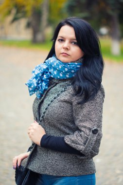 sonbahar Park genç güzel kadın