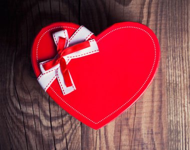 kalp şeklinde hediye kutusu
