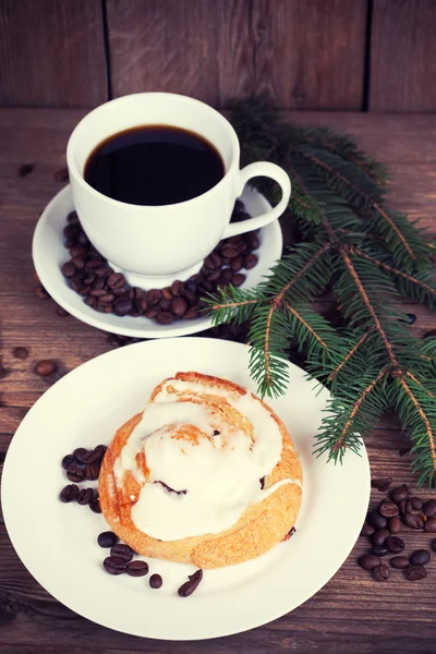 Cup of coffee and sweets — Stock Photo, Image