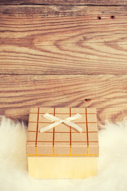 hediye kutusu beyaz kürklü