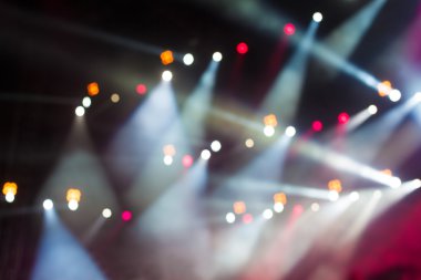 parlak sahne ışıkları