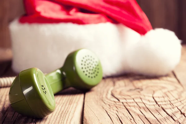 Teléfono vintage con sombrero de Santa Claus — Foto de Stock