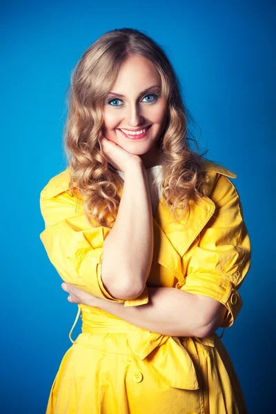 Beautiful young happy smiling woman — Stock Photo, Image