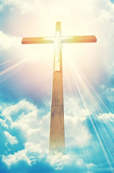 Cross in sunrays — Stock Photo, Image