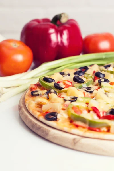 Tasty pizza with vegetables — Stock Photo, Image