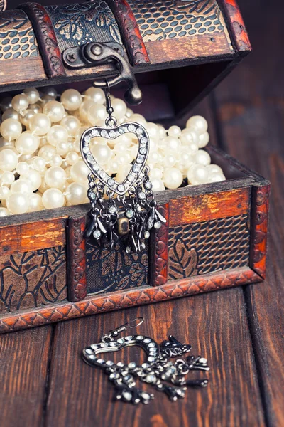 Vintage earrings — Stock Photo, Image
