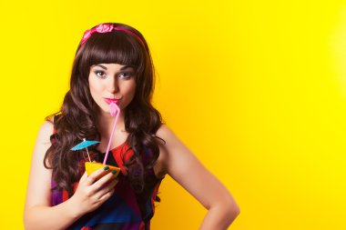 portakal suyu içme kadın