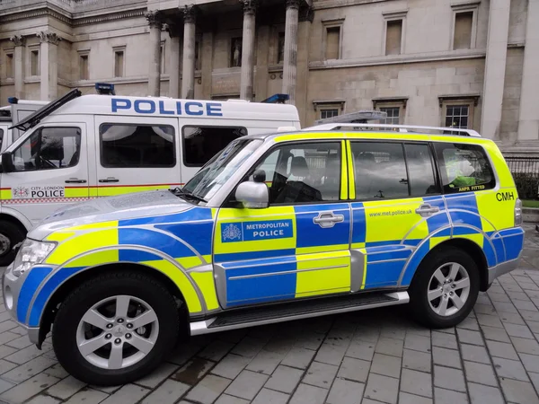 ロンドン大都会の警察車 ロイヤリティフリーのストック写真