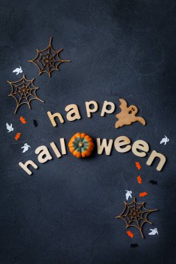 Cadılar Bayramı tebrik kartı hayaletler, örümcek ağı, balkabağı ve yarasalar