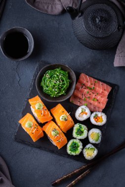 Vegan Suşi, Sashimi ve Maki Sandviç tabanlı deniz ürünleri.