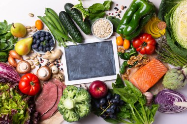 Temiz ve esnek Akdeniz diyeti için sağlıklı yiyecek çeşitleri