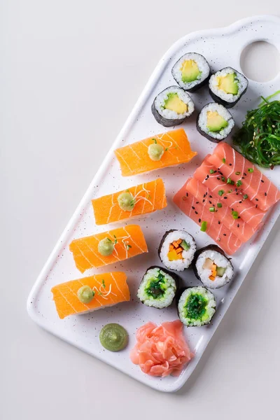 Vegan Sushi, Sashimi e Maki Rolls com frutos do mar à base de plantas — Fotografia de Stock