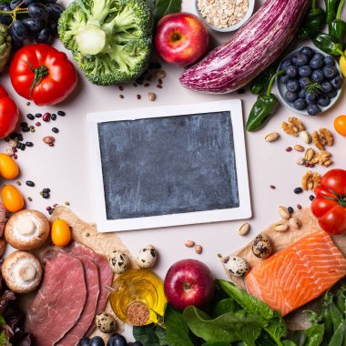 Temiz ve esnek Akdeniz diyeti için sağlıklı yiyecek çeşitleri