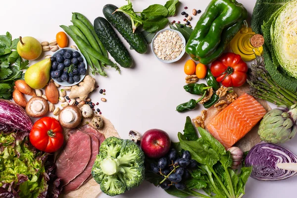 Temiz ve esnek Akdeniz diyeti için sağlıklı yiyecek çeşitleri