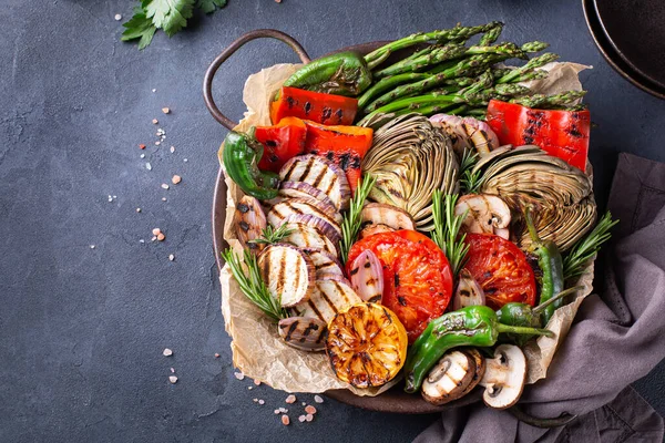 Vegan Vegetariano Sazonal Conceito Comer Verão Verduras Grelhadas Uma Panela — Fotografia de Stock