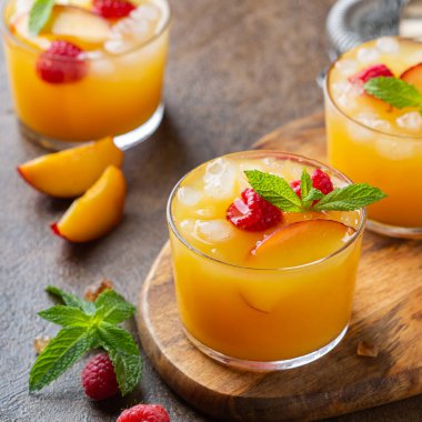 Şeftali ahududu yaz ferahlatıcı içecek, içecek, kokteyl