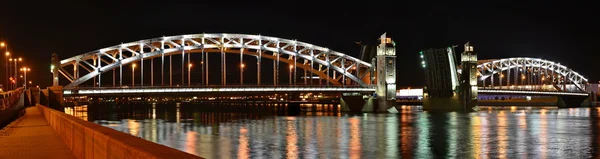 Saint Petersburg, Peter the Great Bridge imreratora — Stock Photo, Image