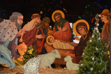Ocak 2021. Lviv. Ukrayna. Geleneksel Noel süsü. İsa Mesih 'in doğduğu sahne. Noel doğum sahnesi. Beytüllahim yıldızının sembolleri. .