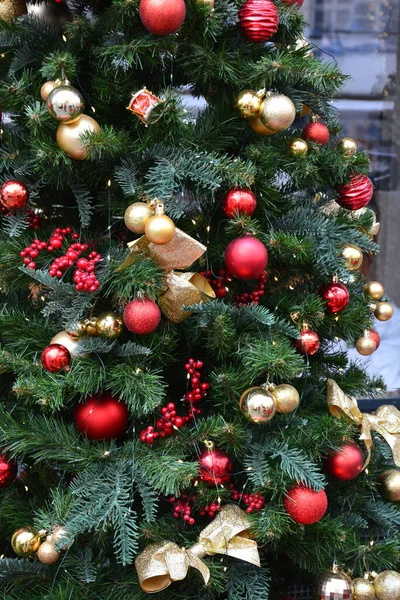 Karácsonyi Dekoráció Elvont Háttérrel Díszített Karácsonyfa Fényes Karácsonyi Koszorúk Ékszerek — Stock Fotó