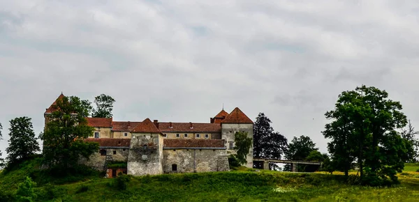 Kilátás Ókori Vár Szvirzh Ukrajnában Középkori Kastély Amelyben Artagnan Film — Stock Fotó