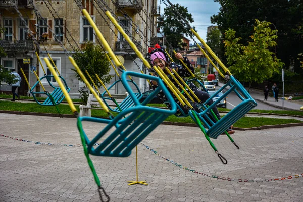 Ντρογκόμπιτς Περιφέρεια Lviv Ουκρανία Σεπτέμβριος 2021 Carousel Παιδικά Καθίσματα Τρέχουν — Φωτογραφία Αρχείου