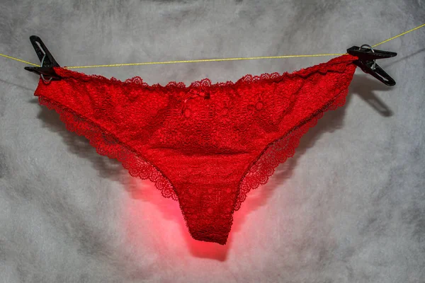 Pantalones Femeninos Encaje Rojo Sujeto Tiro Bragas Encaje Rojo Con —  Fotos de Stock
