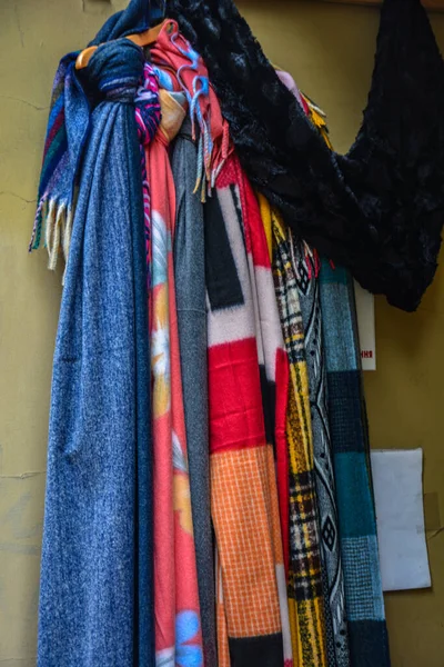 Ugrás Ipar Értékesítés Ruházat Koncepció Színes Textil Ázsiai Piacon Színes — Stock Fotó