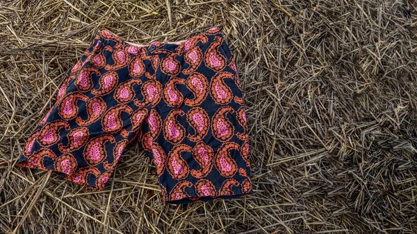 Shorts Straw Shorts Para Natação Calções Banho Para Menino Listras — Fotografia de Stock