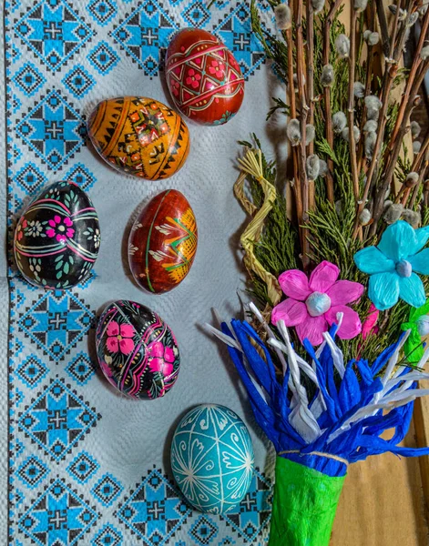 Lviv Ucrania Marzo 2022 Tres Huevos Pascua Hechos Mano Decorados — Foto de Stock